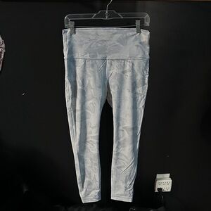 lululemon capri white pattern leggings
